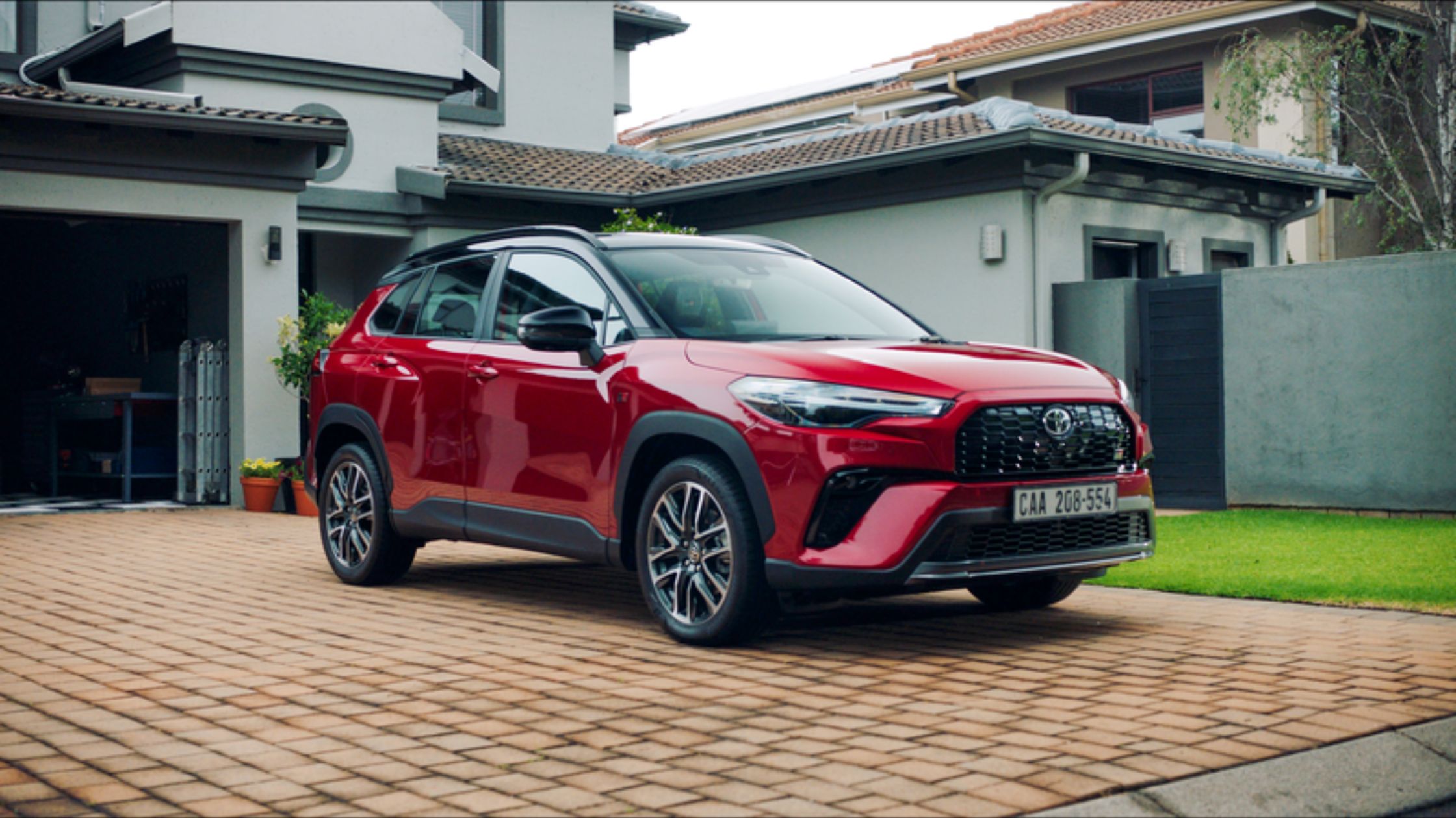 Brief_1B CMH Toyota Alberton Lifestyle image SECTION 1 Toyota approved Corolla Cross GR Sport image (resized)